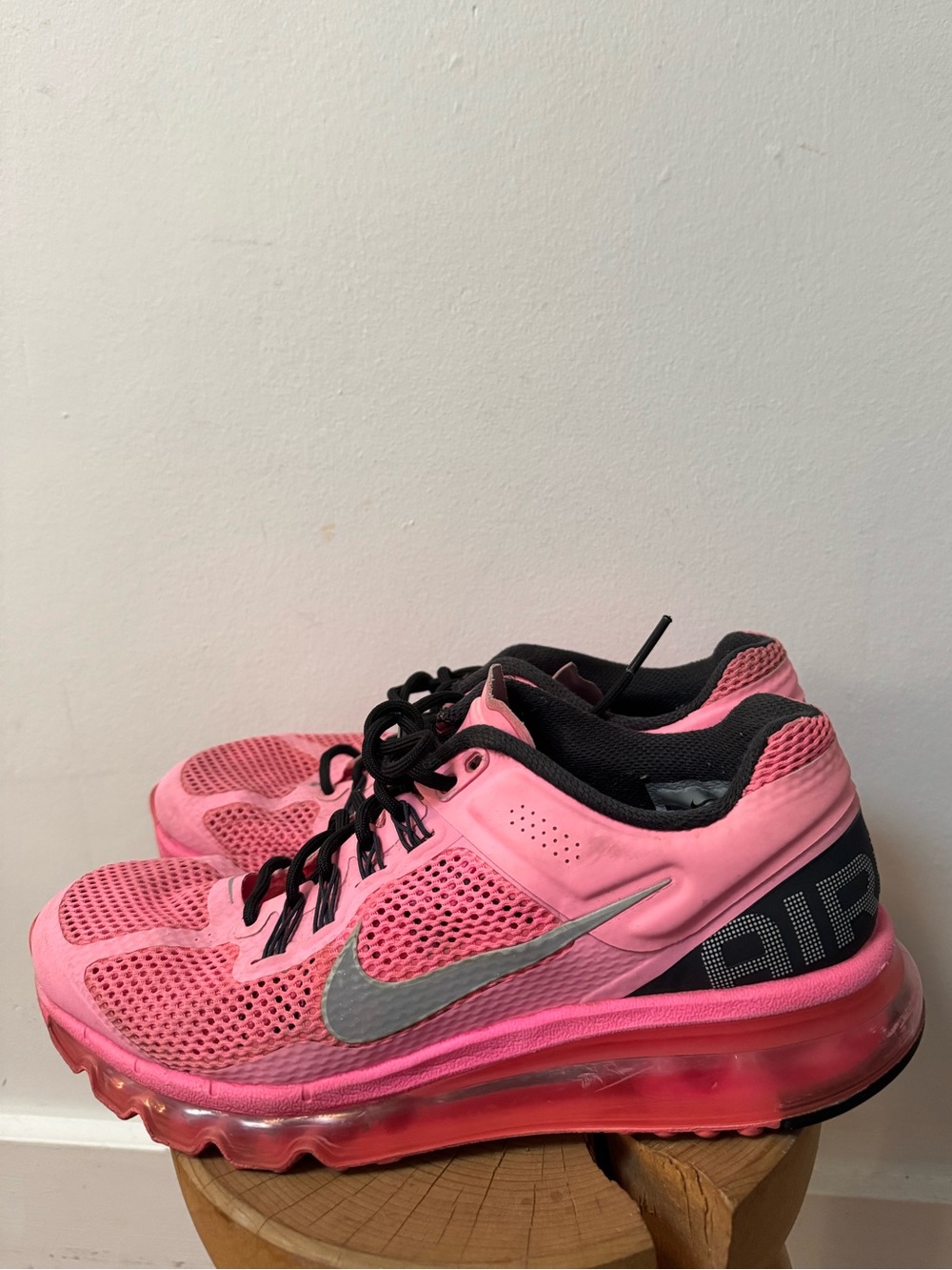 NIKE air max 2012 neon PINK women’s size 8.5